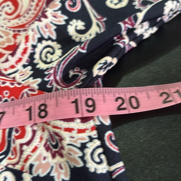 New Directions,Scoopneck,3 quarter sleeve,hip pockets,loose,stretch Navy pattern - Picture 9 of 12